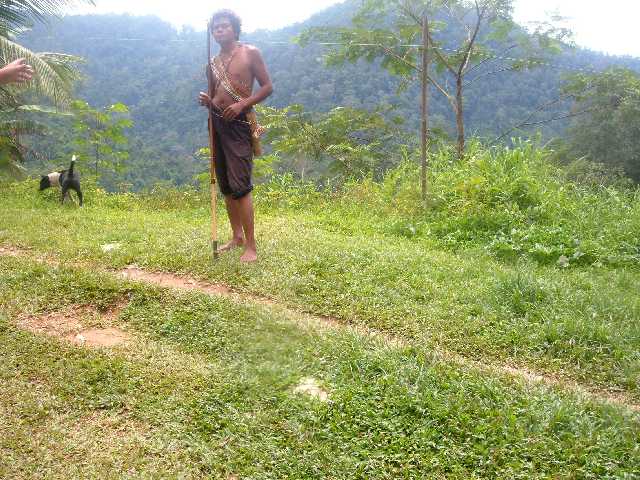 Onderweg naar Cameron Highlands ,oorspronkelijke bewoners maleisie Orang Asli.